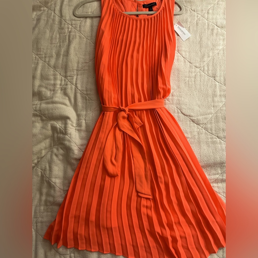 NWT Banana Republic Neon Tangerine Pleated Dress in size 2